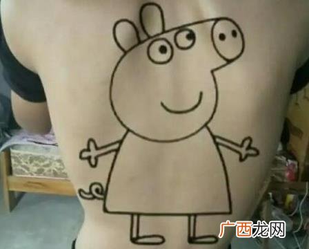 抖音社会人小猪佩奇手表是什么意思 小猪佩奇身上纹 掌声送给社会人