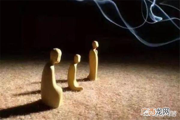 君子求诸己,小人求诸人什么意思,子曰:\"君子求诸己,小人求诸人.\"什么意思？