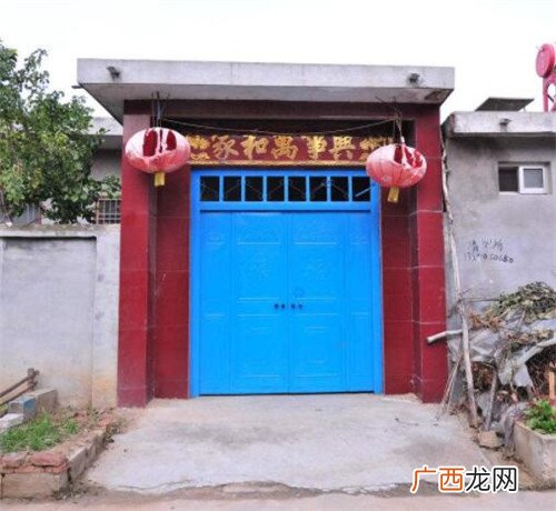 避免这四点财运自然来 农村大门风水禁忌及化解方法