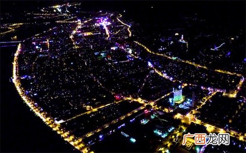 五彩斑斓的黑色是什么意思什么梗 五彩斑斓的黑色是什么颜色