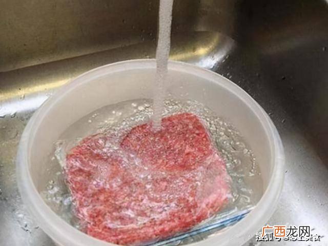 如何快速解冻肉类食品,快速化肉的方法?