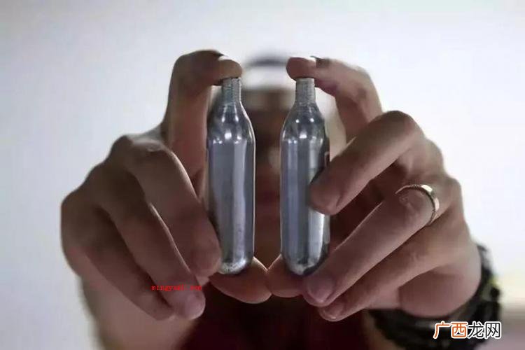 吹气球是什么意思