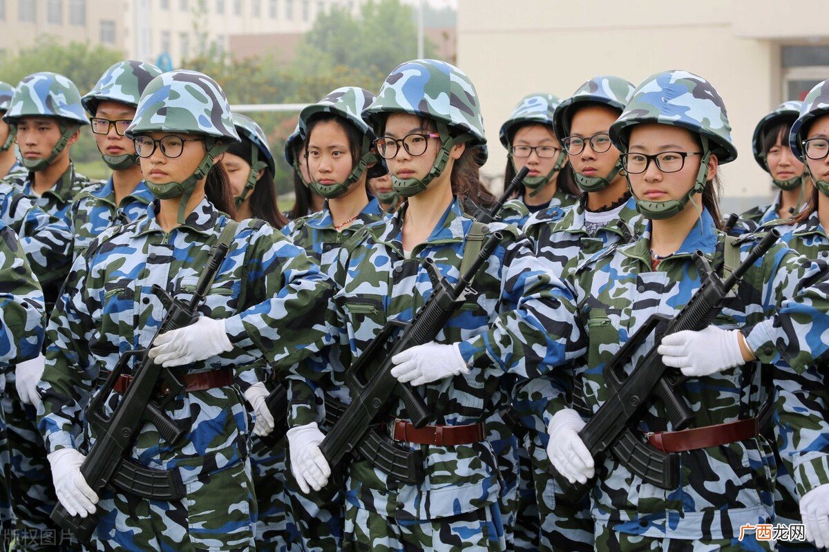 军校和警校有什么区别和优势 从长远看军校好还是警校好