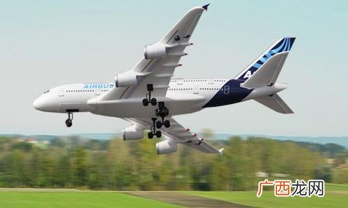 plane和airplane区别,aeroplane,airplane,aircraft,plane,jet,helicopter怎么区别?