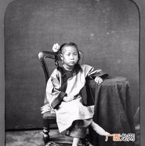 女人三寸金莲起源什么时候 中国古代裹脚是从什么时候开始的