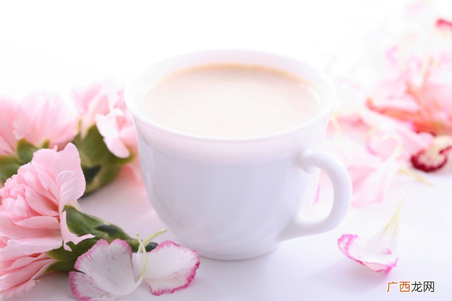 牛奶和茶混合会怎样,请问茉莉花茶是否可以加牛奶调配？