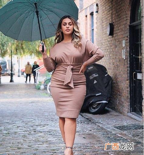 国外女健身达人是谁 国外一个很火的女的健身的