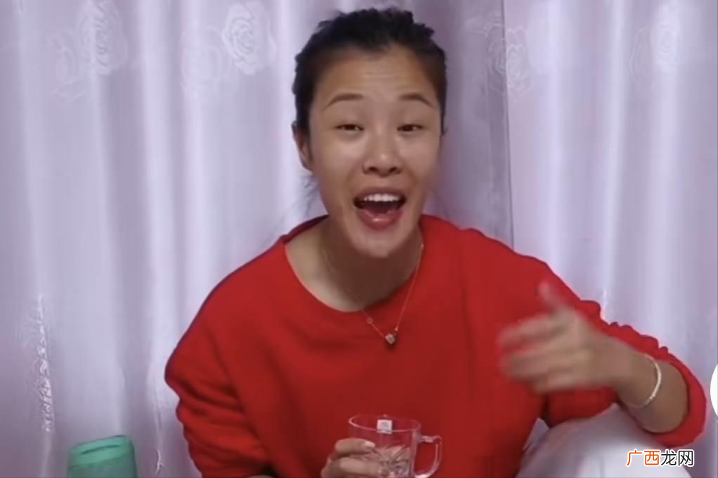 饭后清唱王者小黑姐行走的声卡 东北小黑姐个人资料介绍