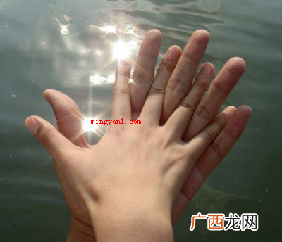 十指相扣的意义