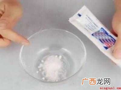 鞋子上的污渍洗不掉怎么办