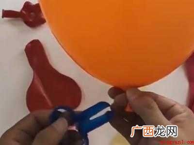 绑气球的工具怎么使用