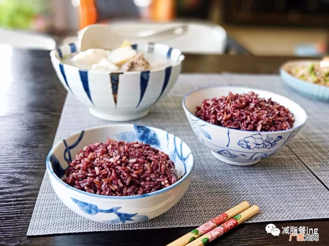 三色糙米饭的正确做法与步骤 三色米饭是哪三种米