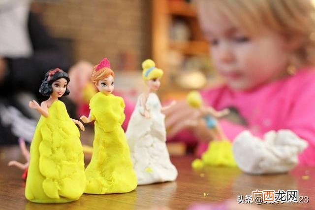 纸花怎么做,在家里闲的没事干，想做手工，应该做什么手工？