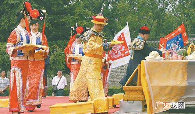 清朝的爱新觉罗家族后代姓氏是什么 爱新觉罗还有后代吗