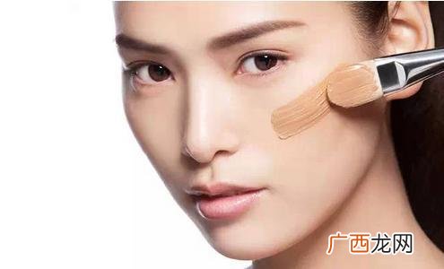 粉底液、粉底霜、气垫三者的区别 粉霜与粉底液的区别