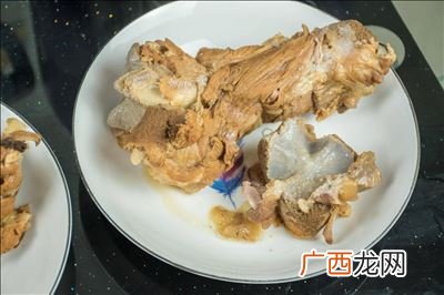高压锅蒸米饭多长时间一般几分钟,高压锅蒸大米需要多长时间啊？