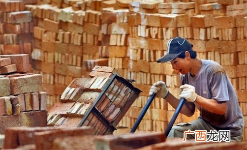 醒工砖是什么意思什么梗 醒工砖是醒醒工头喊你起来搬砖的意思