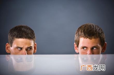 食肉男是什么意思？食肉男性格特征事业观爱情观 食肉男PK食草男