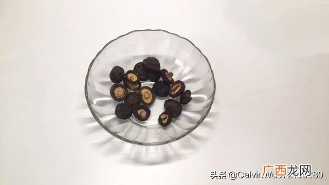 新鲜香菇怎么洗才干净,怎么泡发香菇更干净?