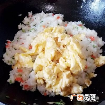 剩饭怎么做好吃又简单,隔夜的米饭怎么做跟新的米饭一样？