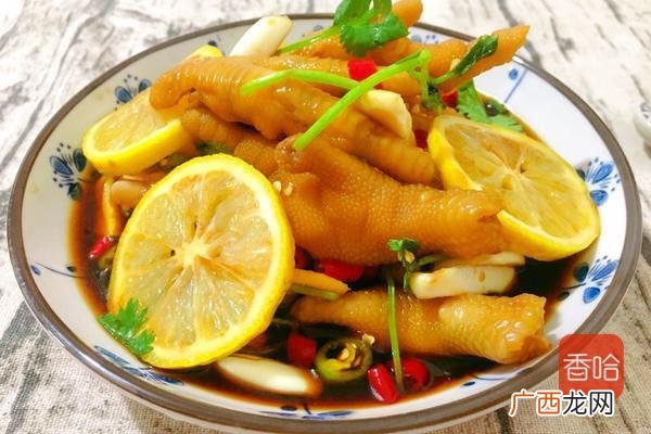 柠檬鸡爪有什么功效,鸡爪用什么泡过比较膨胀？