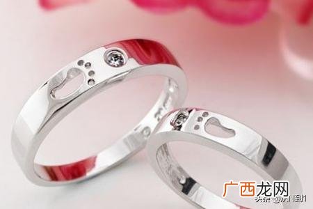 戒指的戴法和意义男,男生戒指戴法有什么含义？怎样戴才最适当？