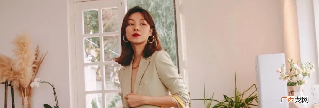 黄黑皮肤适合的衣服颜色推荐 最显白的5个颜色衣服