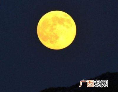 月亮从哪边升起,颐和园月亮从哪边升起？