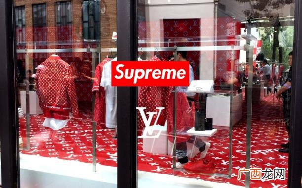 supreme是什么意思？Supreme是哪个国家的品牌 什么人在穿Supreme