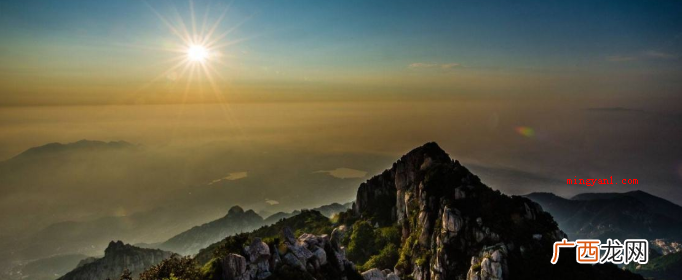 会当凌绝顶一览众山小写的是哪座山？