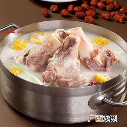 骨头汤里白色的是什么？