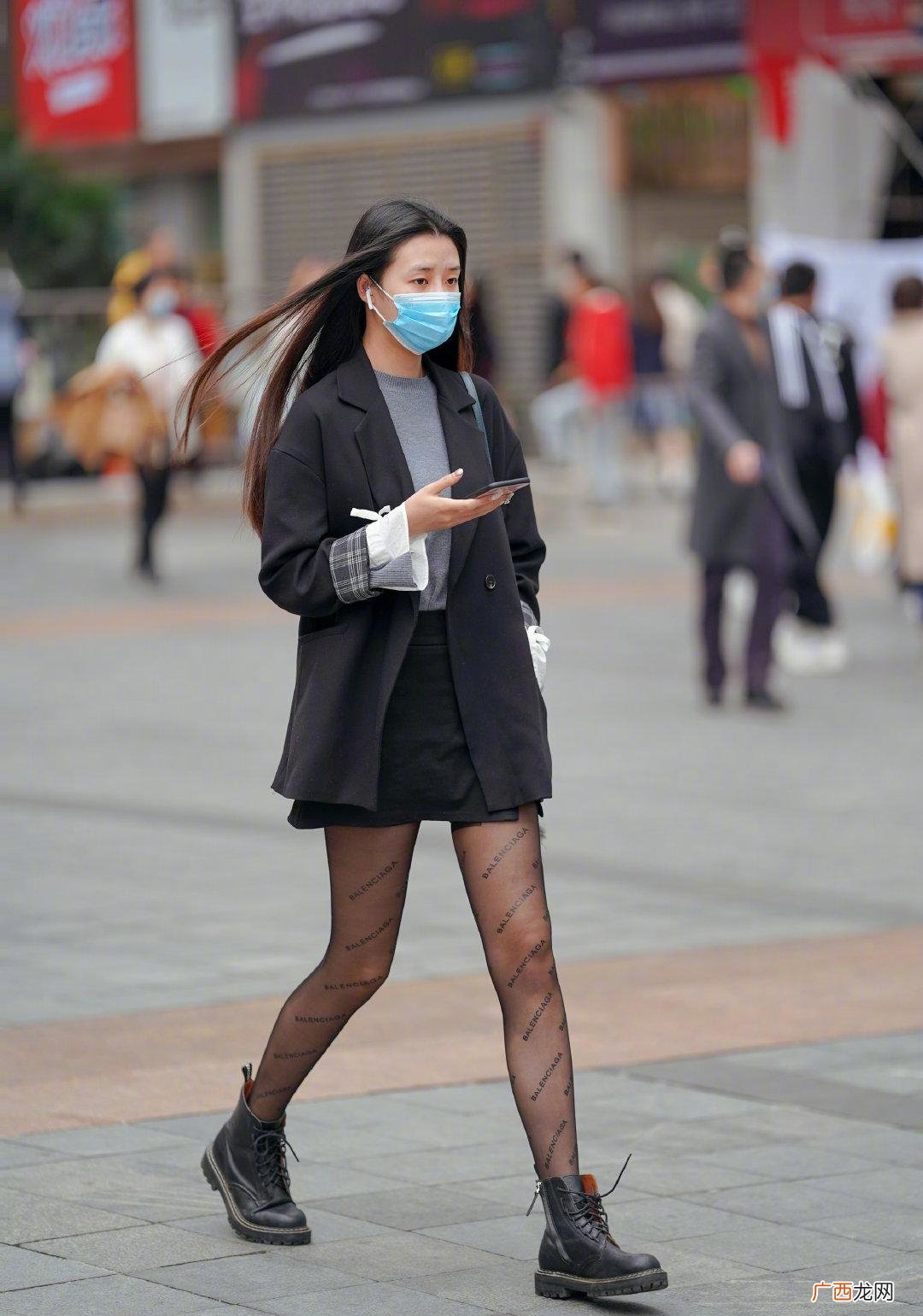 丝袜中的“兰博基尼” 巴黎世家是什么梗
