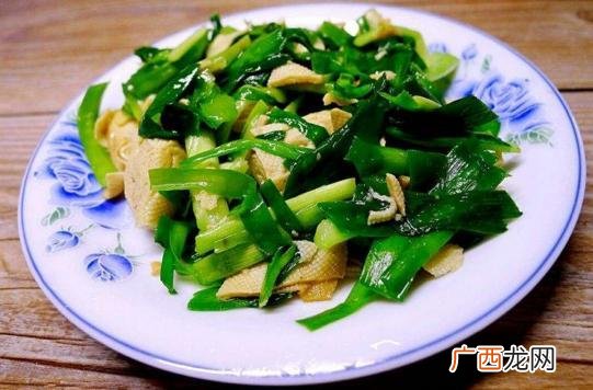 豆干炒韭菜怎么做好吃,炒韭菜苔做法大全？