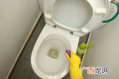 火车上有厕所吗,火车上什么时候可以上厕所?