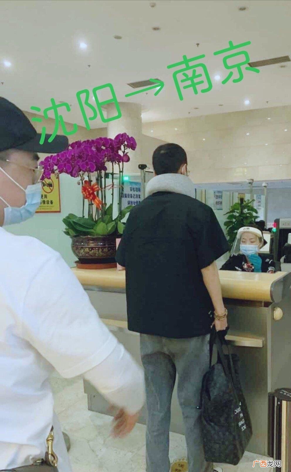 网爆一流量小生第一次参与线下活动,结果吃多了拉肚子 肖战漏屎是什么意思