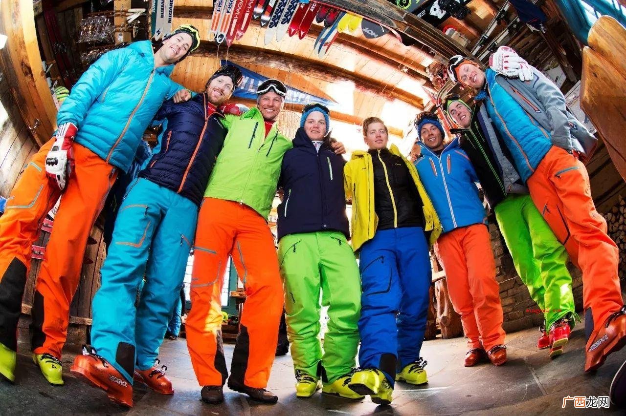滑雪服上衣的要求是什么?