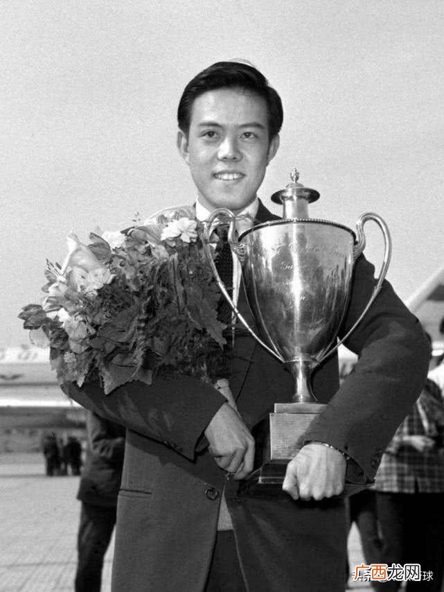 乒乓球名将容国团介绍 中国第一位乒乓球世界冠军是谁