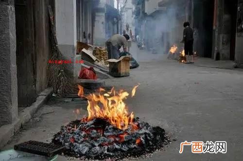 七月半烧纸正规写法是怎样的？