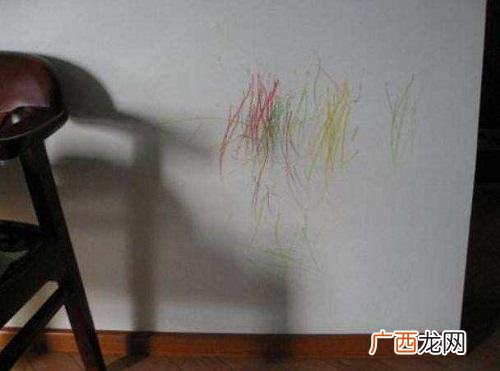 墙面脏了几种清理小妙招 墙上的污渍怎么去除