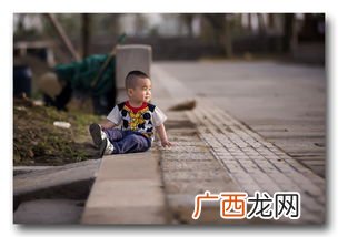 步履蹒跚什么意思,步履蹒跚是描写神态的词语吗？