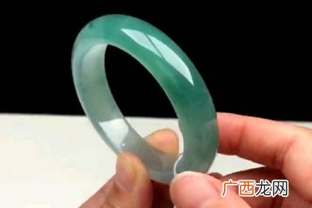 糯化和糯冰有什么区别,冰糯种属于翡翠的哪一个档次？