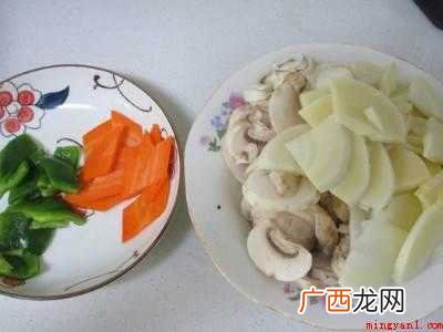 小蘑菇怎么炒着好吃共有5步 小蘑菇怎么炒着好吃