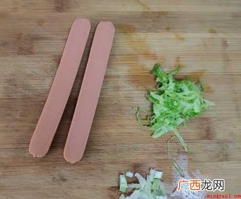 如何在家里面自制烤冷面 烤冷面怎样做