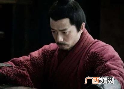 真实情况他不知道 韩信知道吕雉要杀自己，为什么不逃跑