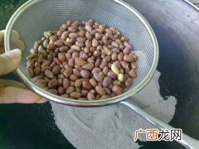 盐可以代替沙子炒花生吗,如何炒花生？