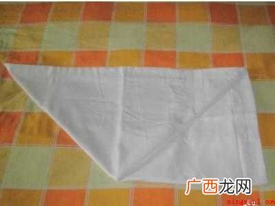 尿布怎么叠成三角裤