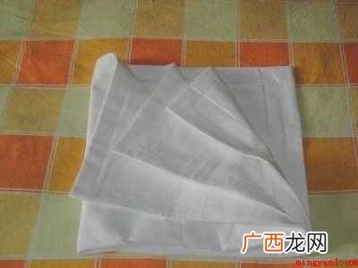 尿布怎么叠成三角裤