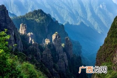 神农架在哪里,神农架在十堰吗？