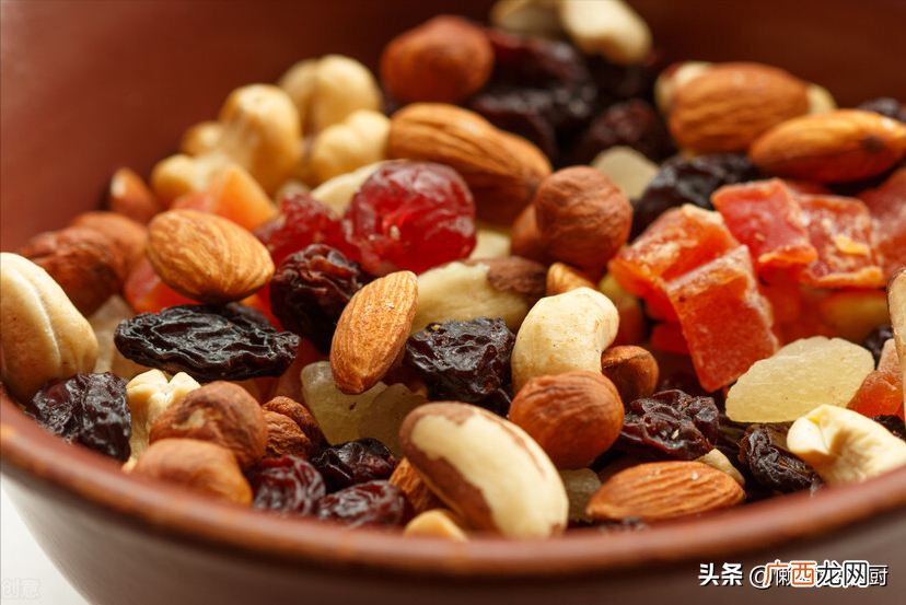 巴旦木和杏仁究竟有什么区别 巴旦木和杏仁是一样的吗