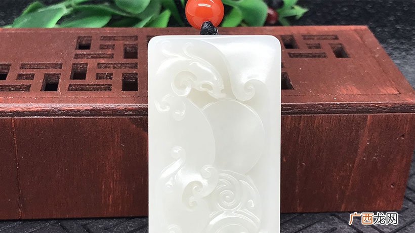 千万别随便戴,不然招来霉运 女生佩戴和田玉的禁忌